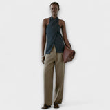 Leah - Blauwe Halter Neck Top met Ruguitsnijding