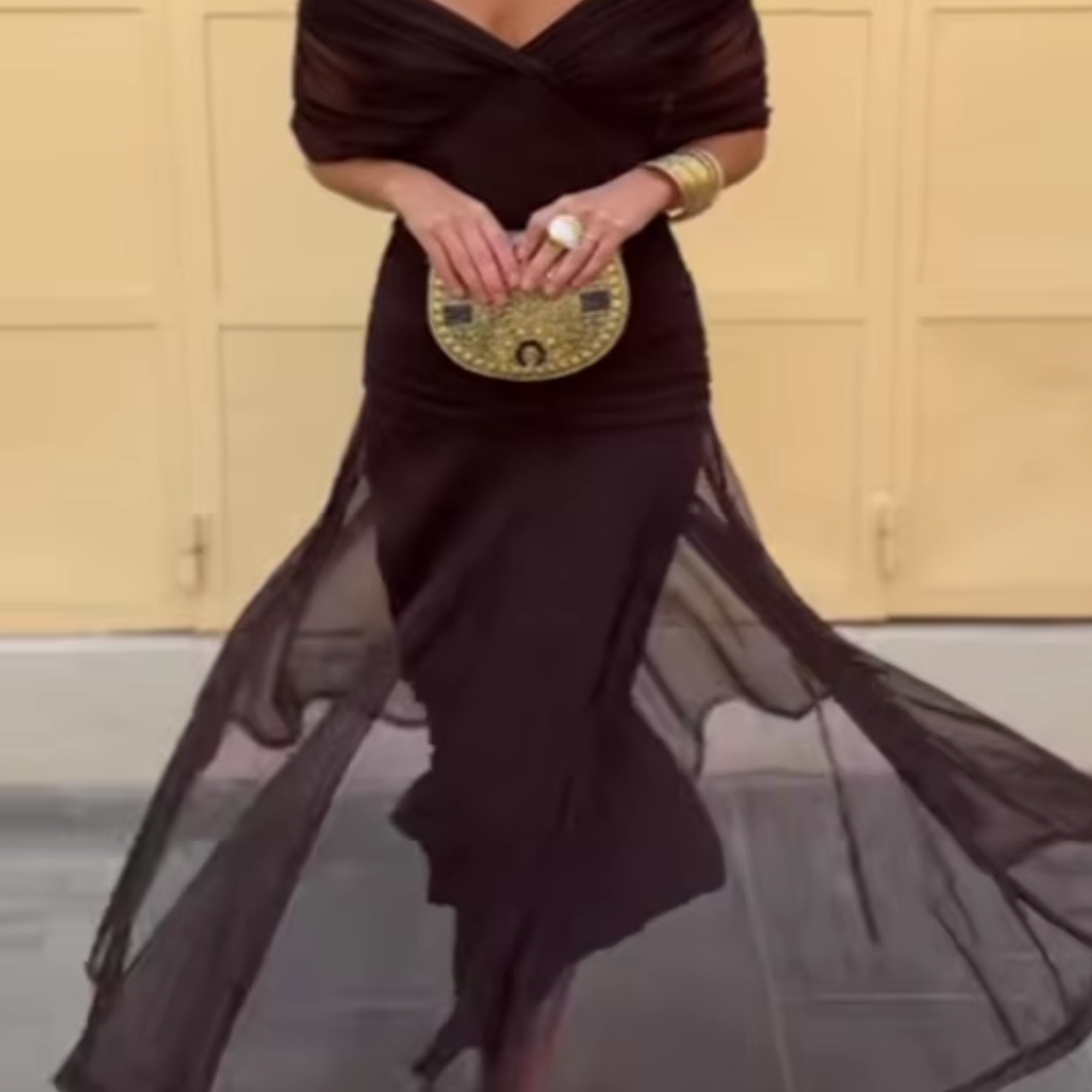 Luisa | Elegante lange feestjurk met V-hals