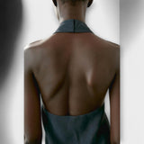 Hannah - Blau Halter Neck Top met Ruguitsnijding