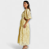 Elegante jurk met delicate details