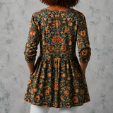 Céline | Lange blouse van linnen met vintage bloemenbehangpatroon
