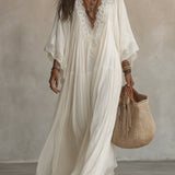 Samara™ | Lange Witte Chiffon Jurk met Kantdetail