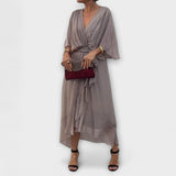 Amoura - Chiffonjurk met V-hals